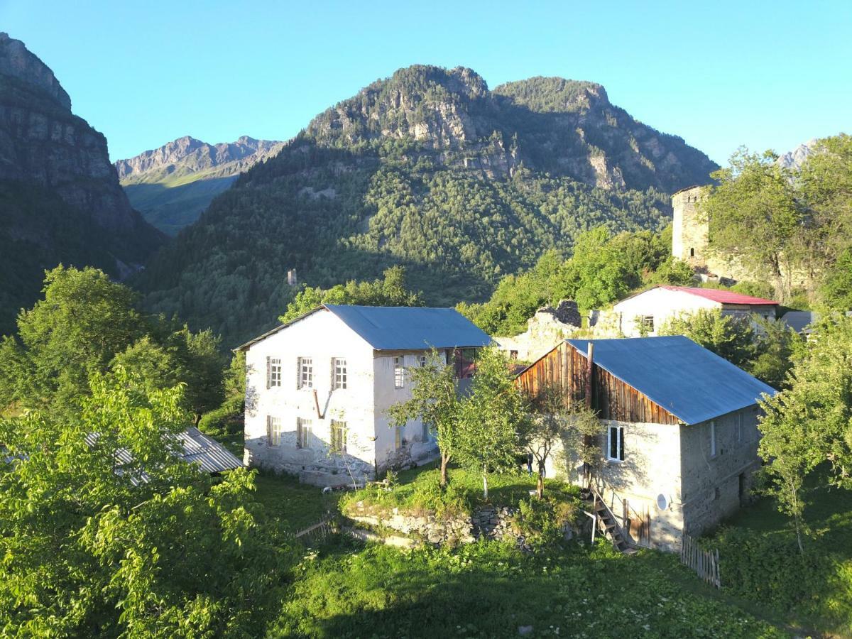 Ciuri'S Guesthouse Zhabeshi Exterior photo